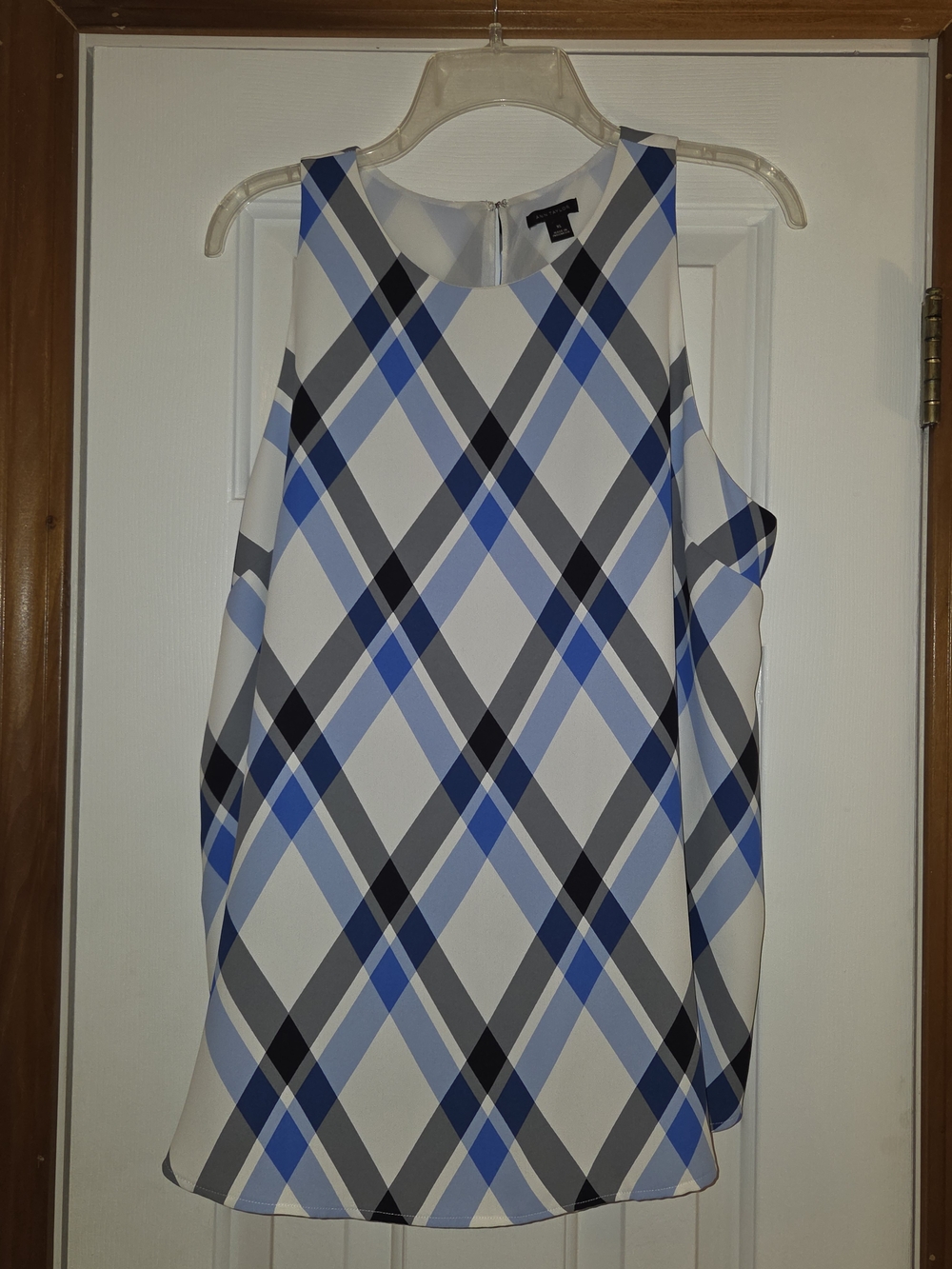 Ann Taylor Sleeveless Plaid Top in Blue, Gray, White